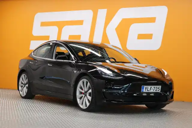 Musta Sedan, Tesla Model 3 – YLF-725