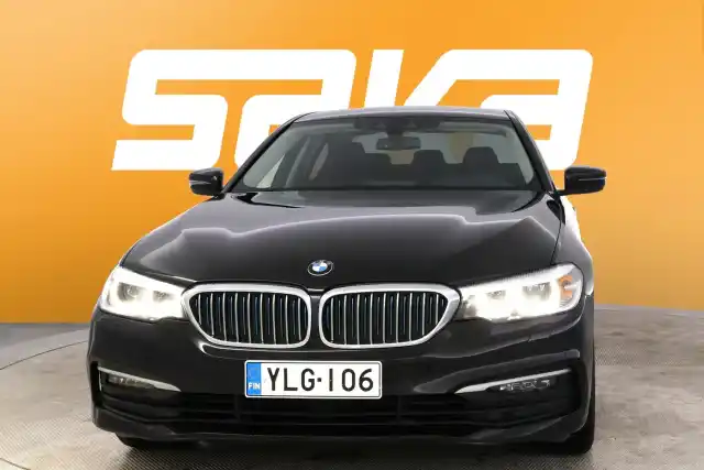 Musta Sedan, BMW 530 – YLG-106