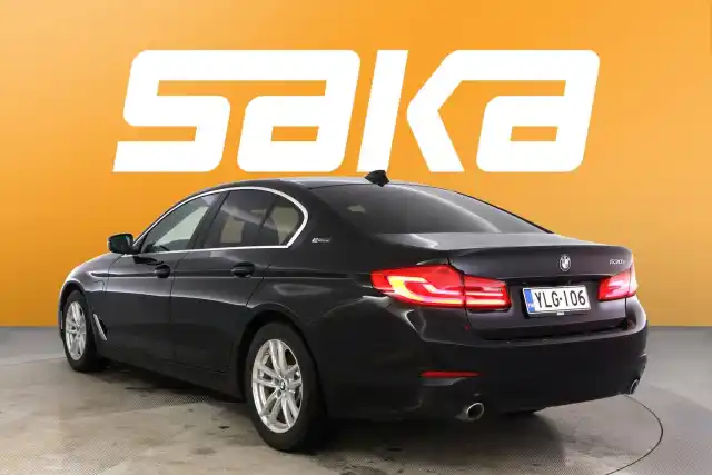 Musta Sedan, BMW 530 – YLG-106