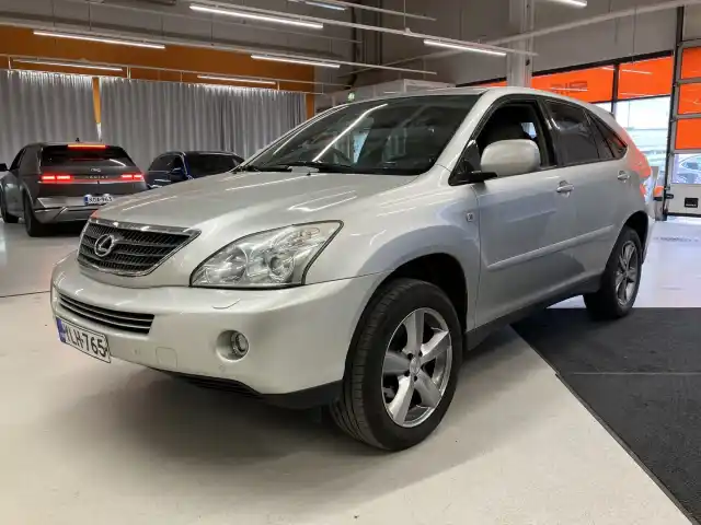 Harmaa Tila-auto, Lexus RX – YLH-765