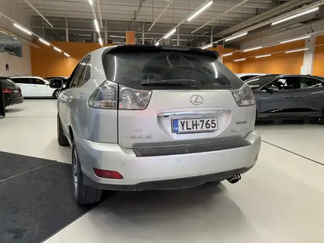 Harmaa Tila-auto, Lexus RX – YLH-765