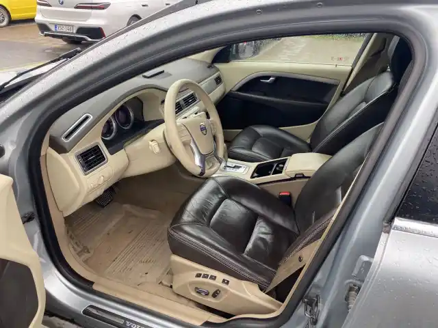 Hopea Farmari, Volvo XC70 – YLH-838