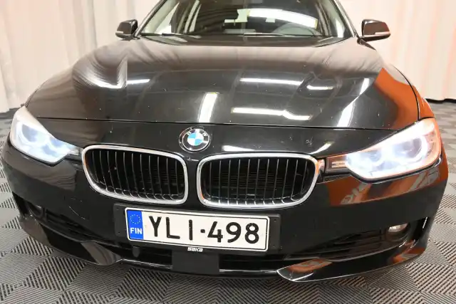 Musta Farmari, BMW 330 – YLI-498