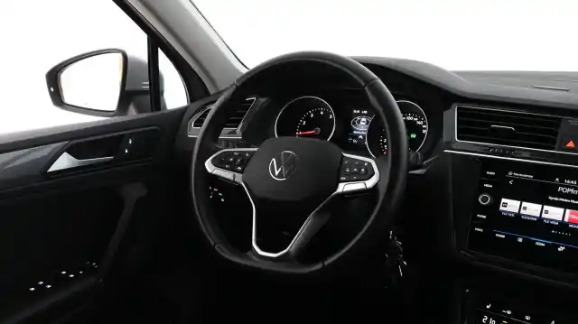 Harmaa Maastoauto, Volkswagen Tiguan – YLJ-270