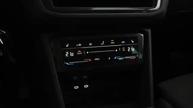Harmaa Maastoauto, Volkswagen Tiguan – YLJ-270