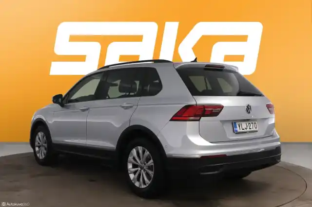 Harmaa Maastoauto, Volkswagen Tiguan – YLJ-270