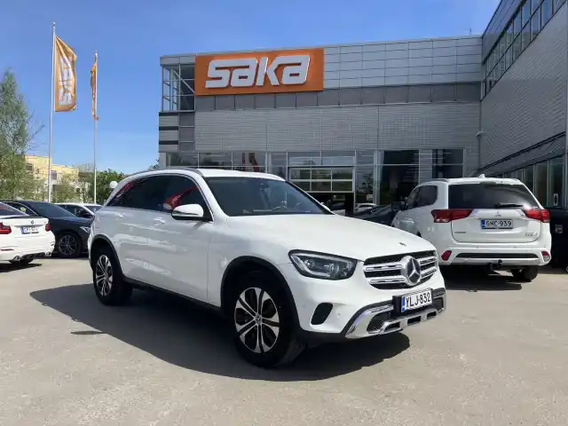 Valkoinen Maastoauto, Mercedes-Benz GLC – YLJ-832