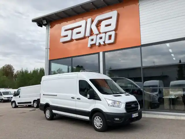 Valkoinen Pakettiauto, Ford Transit – YLJ-878