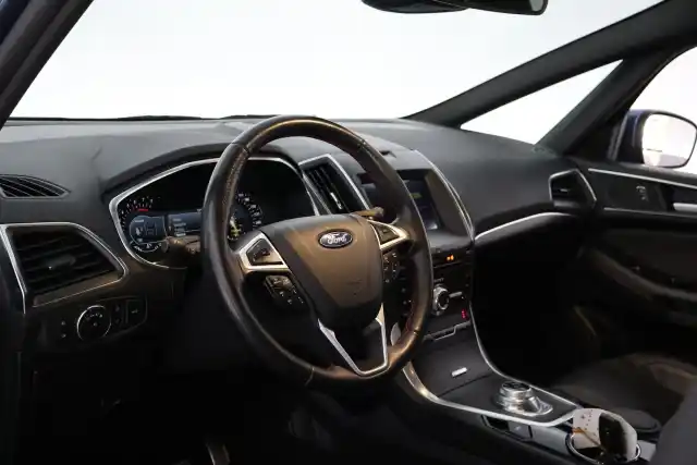 Sininen Tila-auto, Ford S-Max – YLK-261