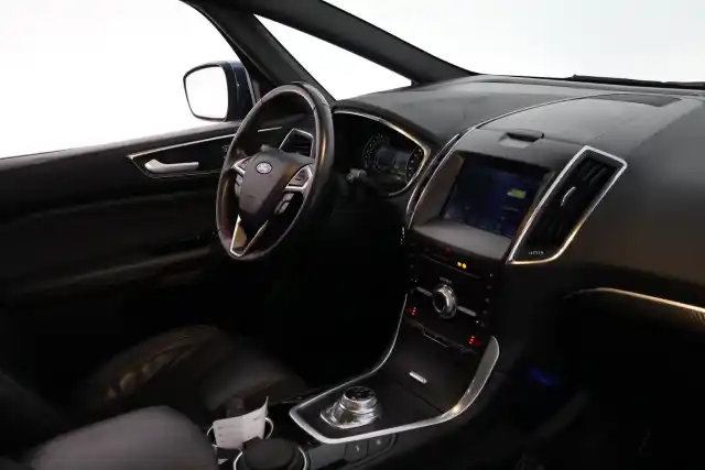 Sininen Tila-auto, Ford S-Max – YLK-261