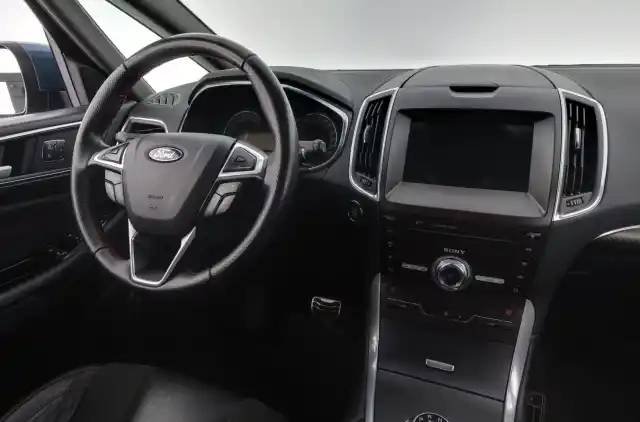 Sininen Tila-auto, Ford S-Max – YLK-261
