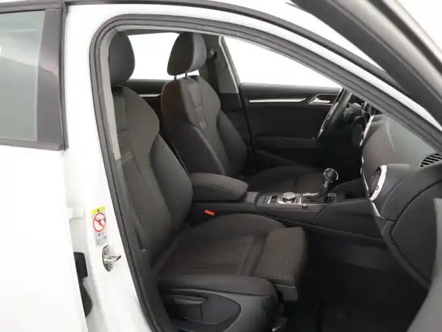 Valkoinen Viistoperä, Audi A3 – YLK-939