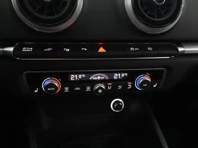 Valkoinen Viistoperä, Audi A3 – YLK-939