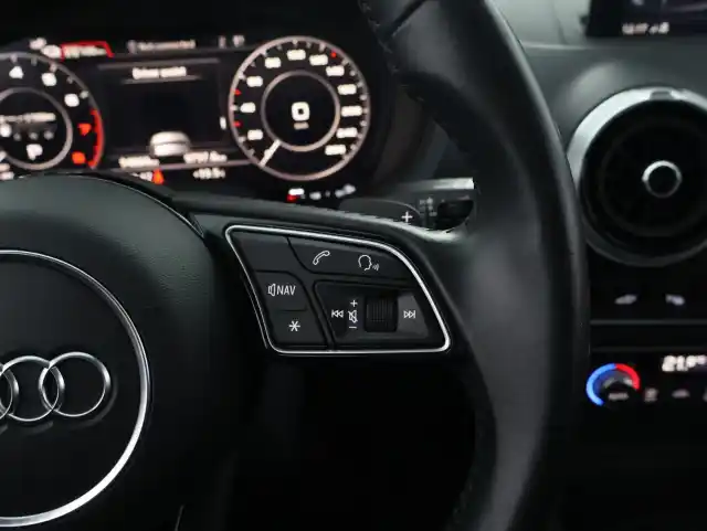 Valkoinen Viistoperä, Audi A3 – YLK-939
