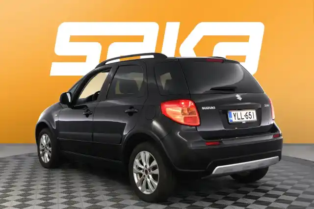 Musta Viistoperä, Suzuki SX4 – YLL-651