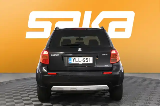 Musta Viistoperä, Suzuki SX4 – YLL-651