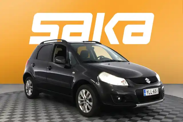 Musta Viistoperä, Suzuki SX4 – YLL-651