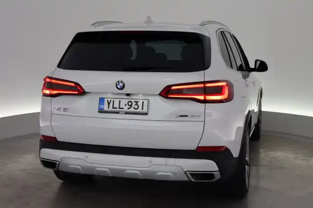 Valkoinen Maastoauto, BMW X5 – YLL-931