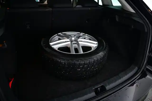 Musta Viistoperä, Skoda Scala – YLM-736