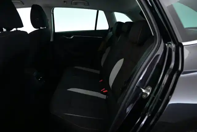 Musta Viistoperä, Skoda Scala – YLM-736