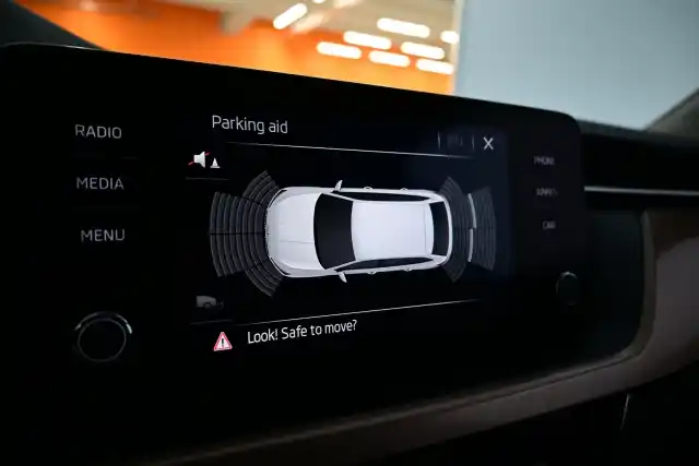 Musta Viistoperä, Skoda Scala – YLM-736