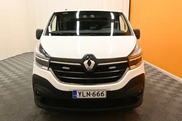 Valkoinen Pakettiauto, Renault Trafic – YLN-666