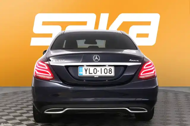 Sininen Sedan, Mercedes-Benz C – YLO-108