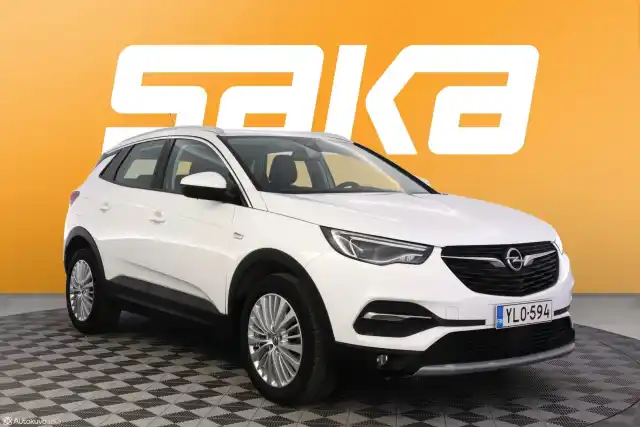 Valkoinen Maastoauto, Opel Grandland X – YLO-594