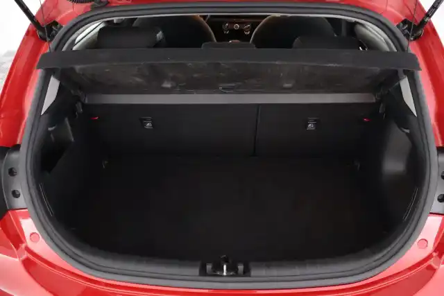 Punainen Viistoperä, Kia Rio – YLP-200
