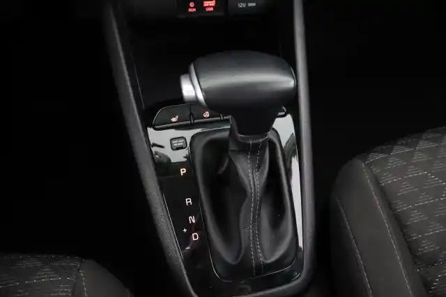 Punainen Viistoperä, Kia Rio – YLP-200