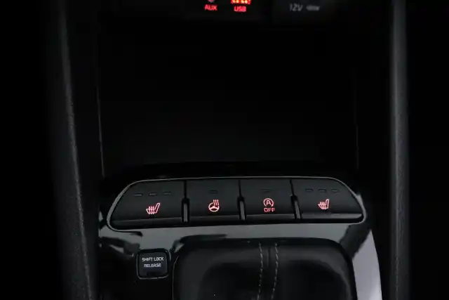 Punainen Viistoperä, Kia Rio – YLP-200