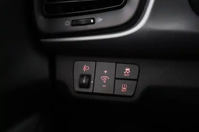 Punainen Viistoperä, Kia Rio – YLP-200