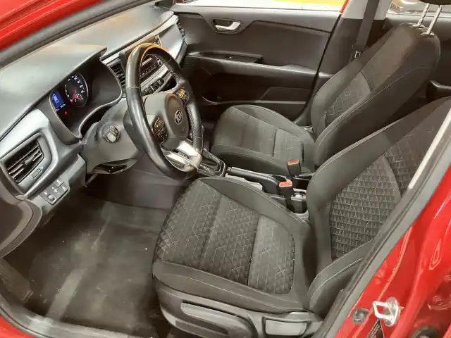 Punainen Viistoperä, Kia Rio – YLP-200