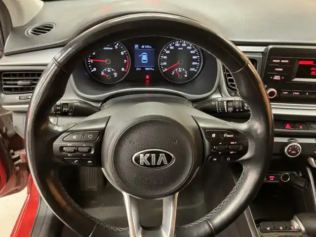 Punainen Viistoperä, Kia Rio – YLP-200