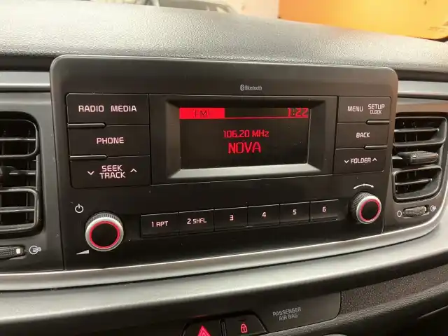 Punainen Viistoperä, Kia Rio – YLP-200
