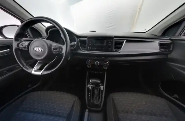 Punainen Viistoperä, Kia Rio – YLP-200