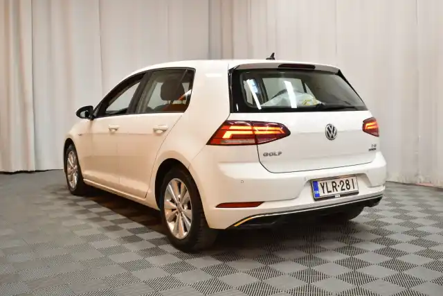 Valkoinen Viistoperä, Volkswagen Golf – YLR-281