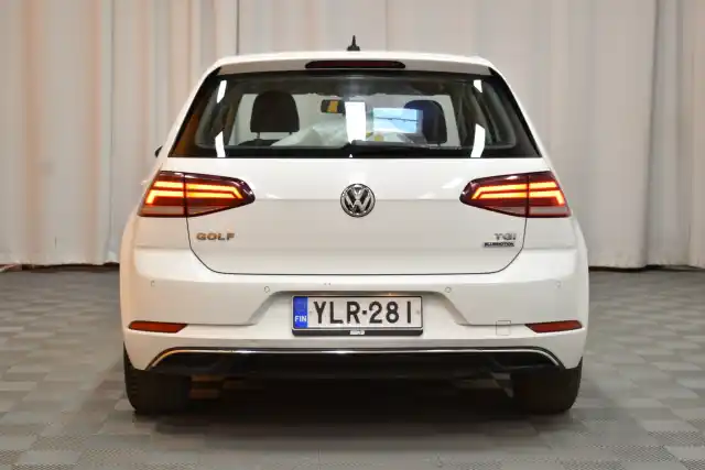 Valkoinen Viistoperä, Volkswagen Golf – YLR-281