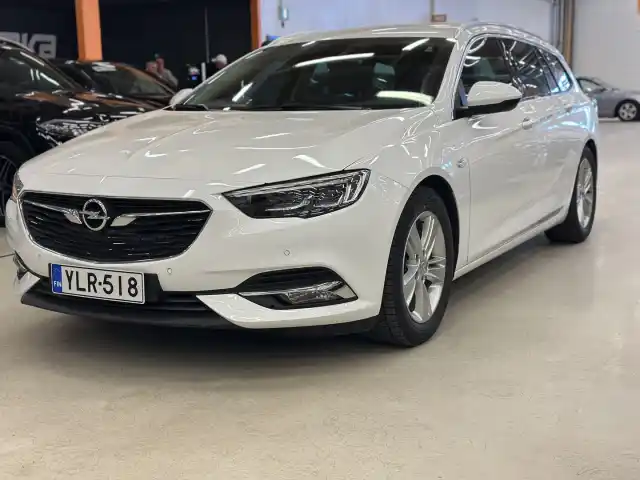 Valkoinen Farmari, Opel Insignia – YLR-518
