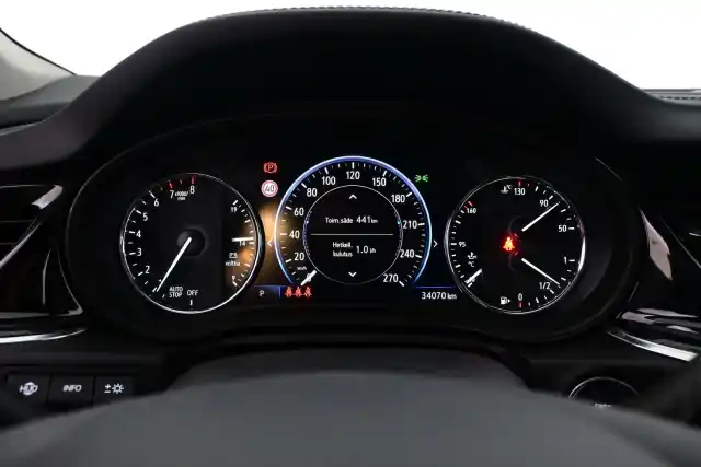Valkoinen Farmari, Opel Insignia – YLR-518