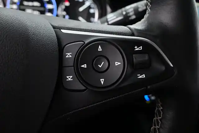 Valkoinen Farmari, Opel Insignia – YLR-518
