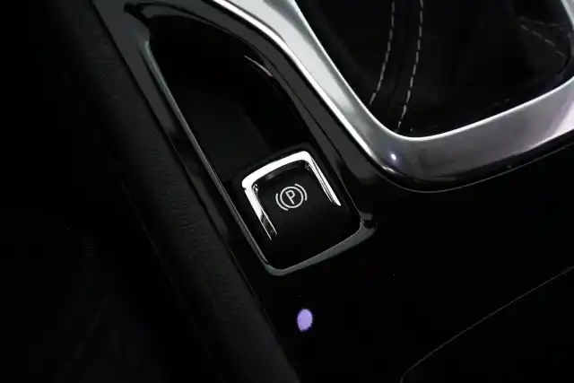 Valkoinen Farmari, Opel Insignia – YLR-518