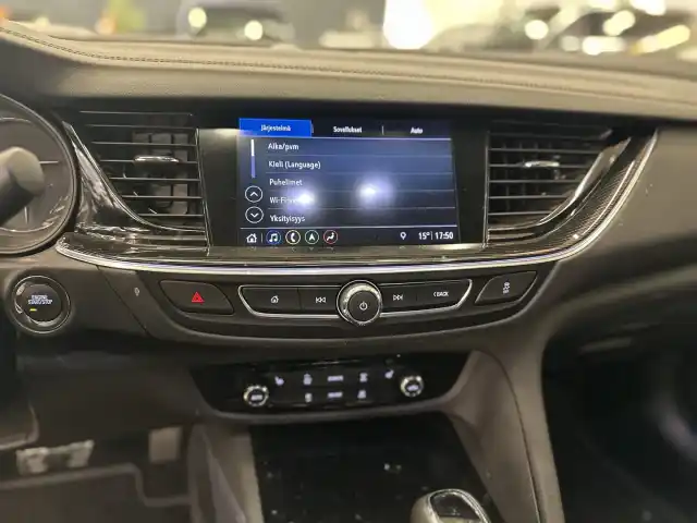 Valkoinen Farmari, Opel Insignia – YLR-518