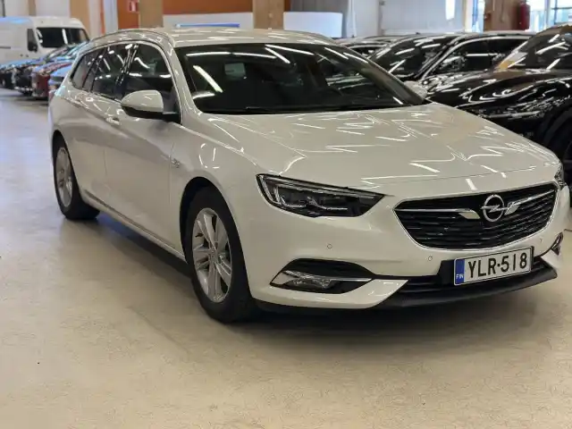 Valkoinen Farmari, Opel Insignia – YLR-518