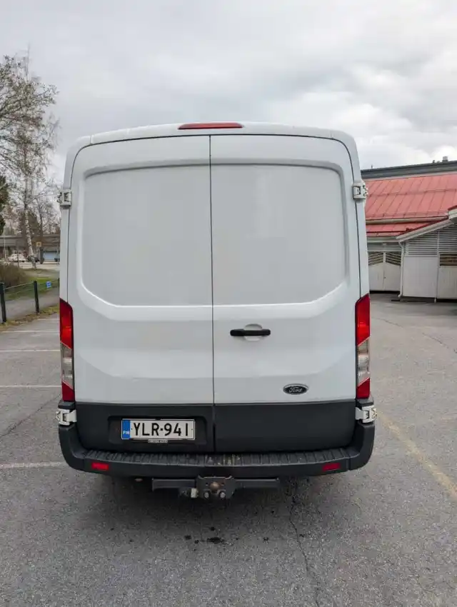  Pakettiauto, Ford Transit – YLR-941