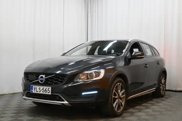 Harmaa Farmari, Volvo V60 Cross Country – YLS-565