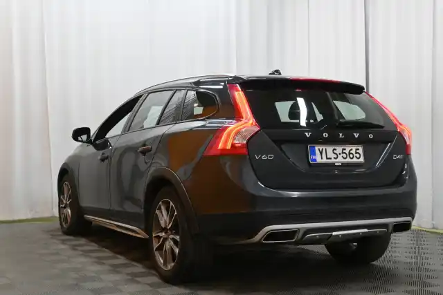 Harmaa Farmari, Volvo V60 Cross Country – YLS-565