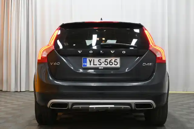 Harmaa Farmari, Volvo V60 Cross Country – YLS-565