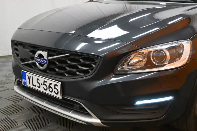 Harmaa Farmari, Volvo V60 Cross Country – YLS-565