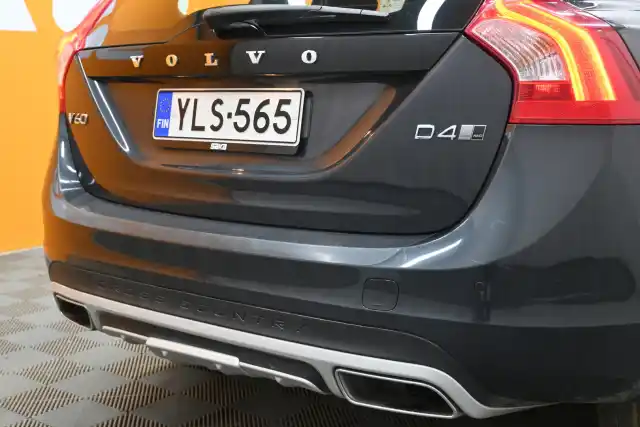 Harmaa Farmari, Volvo V60 Cross Country – YLS-565